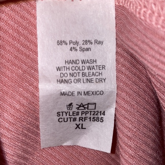 Flowy Mauve tank top with faux buttons - Picture 5 of 5